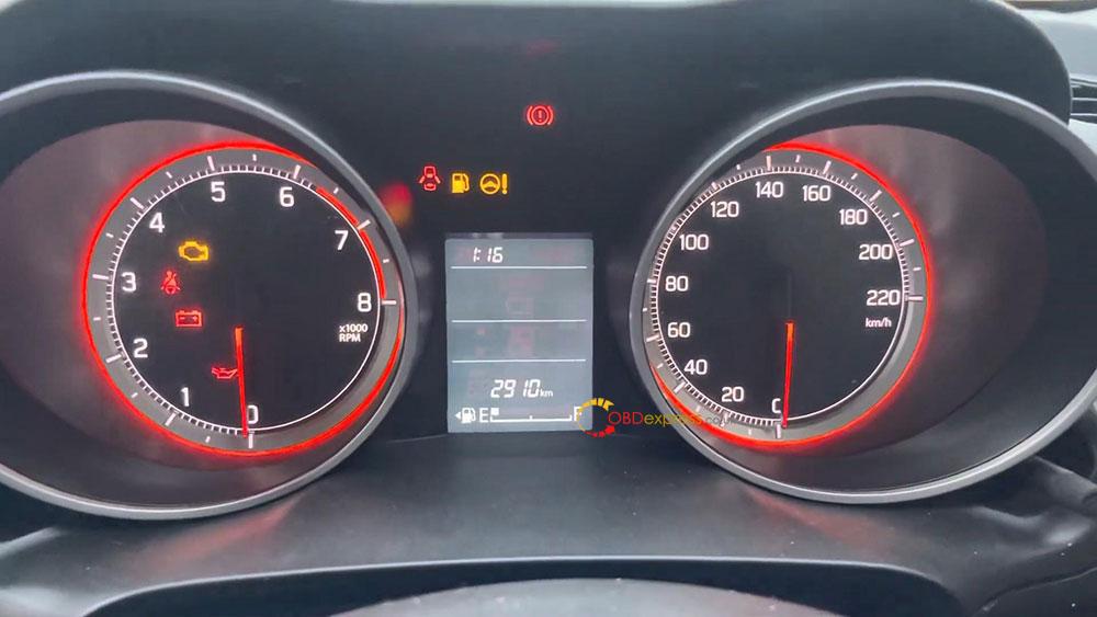 auto_awesome Translate from: English 678 / 5000 Translation results Use Xtool X100 Pad2 to calibrate the odometer of Suzuki Swift 2021 with 2910KM