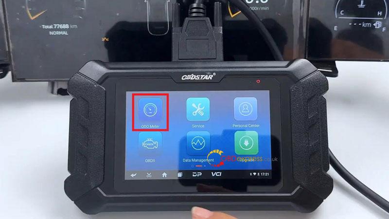 How to recalibrate CHANGAN UNI-V cluster mileage with OBDSTAR ODO Master by bench